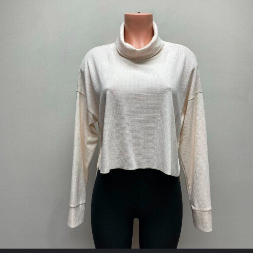 American Eagle Outfitters Ivory Turtle Neck Sweater Size XS
